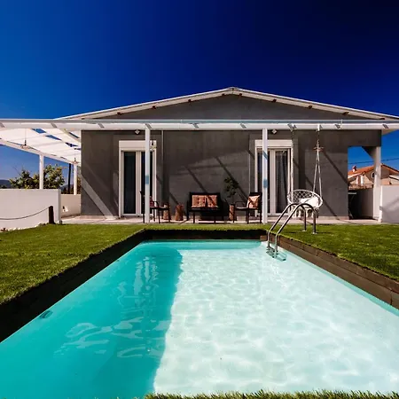 Paulanelas - Nature Retreat With Pool & Jacuzzi Offering Authentic Greek Hospitality By Mana Gers Case de vacanță
