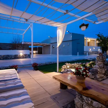Paulanelas - Nature Retreat With Pool & Jacuzzi Offering Authentic Greek Hospitality By Mana Gers Vakantiehuis Gaitani