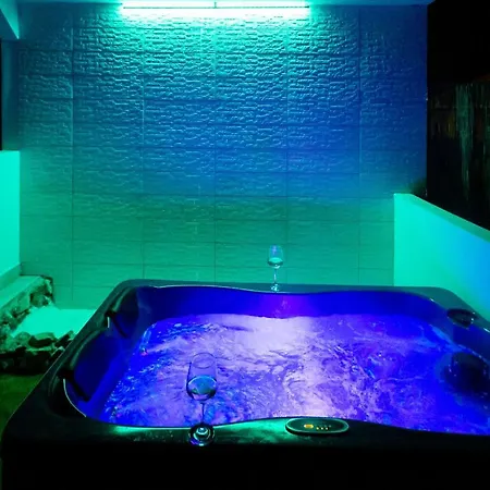 Paulanelas - Nature Retreat With Pool & Jacuzzi Offering Authentic Greek Hospitality By Mana Gers