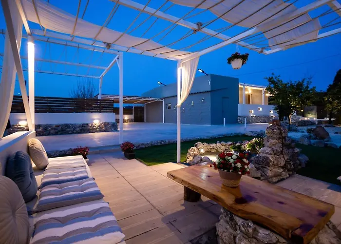 Paulanelas - Nature Retreat With Pool & Jacuzzi Offering Authentic Greek Hospitality By Mana Gers Semesterbostad Gaitani